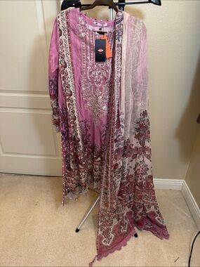 Fixed priced to sell NWT Khaadi Khaas Embroidered Kurta set with embellishments